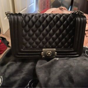 Chic Black Quilted Crossbody Bag